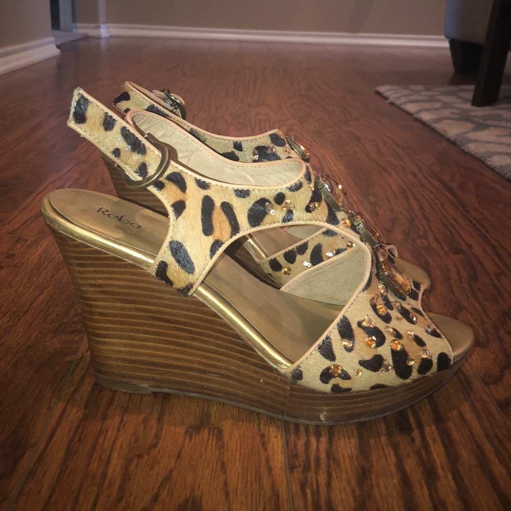 Cheetah Rhinestone Wedges - Picture 2 of 2